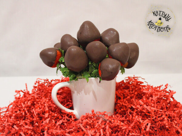 dipped-berries-bouquet